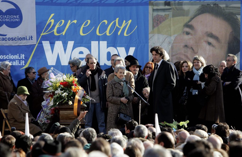 funerali di Piergiorgio Welby a Roma, piazza San Giovanni Bosco