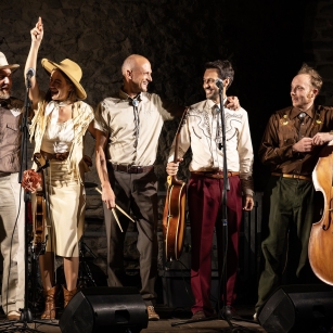 Ascolti DOC intervista Mary Lee and Caesar’s Cowboys – ForNo One 02/01/25